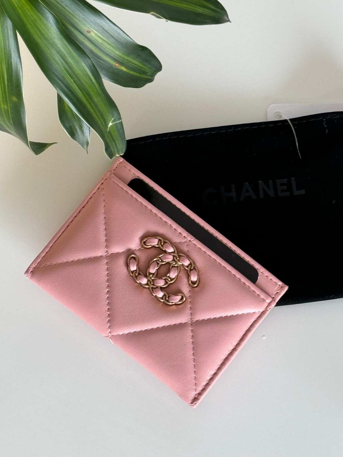 Chanel 19 Kart Cüzdanları CC Logolu