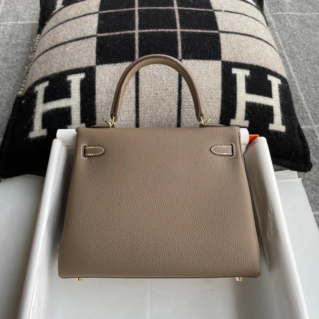 Hermès Kelly 25 Altın Donanımlı Togo Deri̇ Etoupe (Ghw) - Glimmer of Luxury