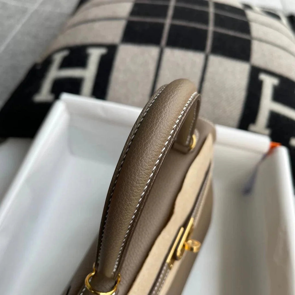 Hermès Kelly 25 Altın Donanımlı Togo Deri̇ Etoupe (Ghw) - Glimmer of Luxury