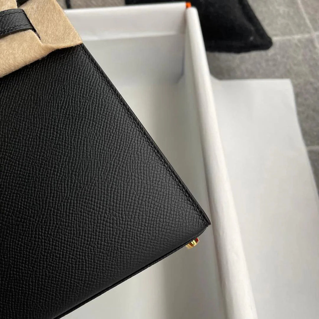 Hermès Kelly 25 Siyah Altın Donanımlı Epsom Deri̇ (GHW) - Glimmer of Luxury