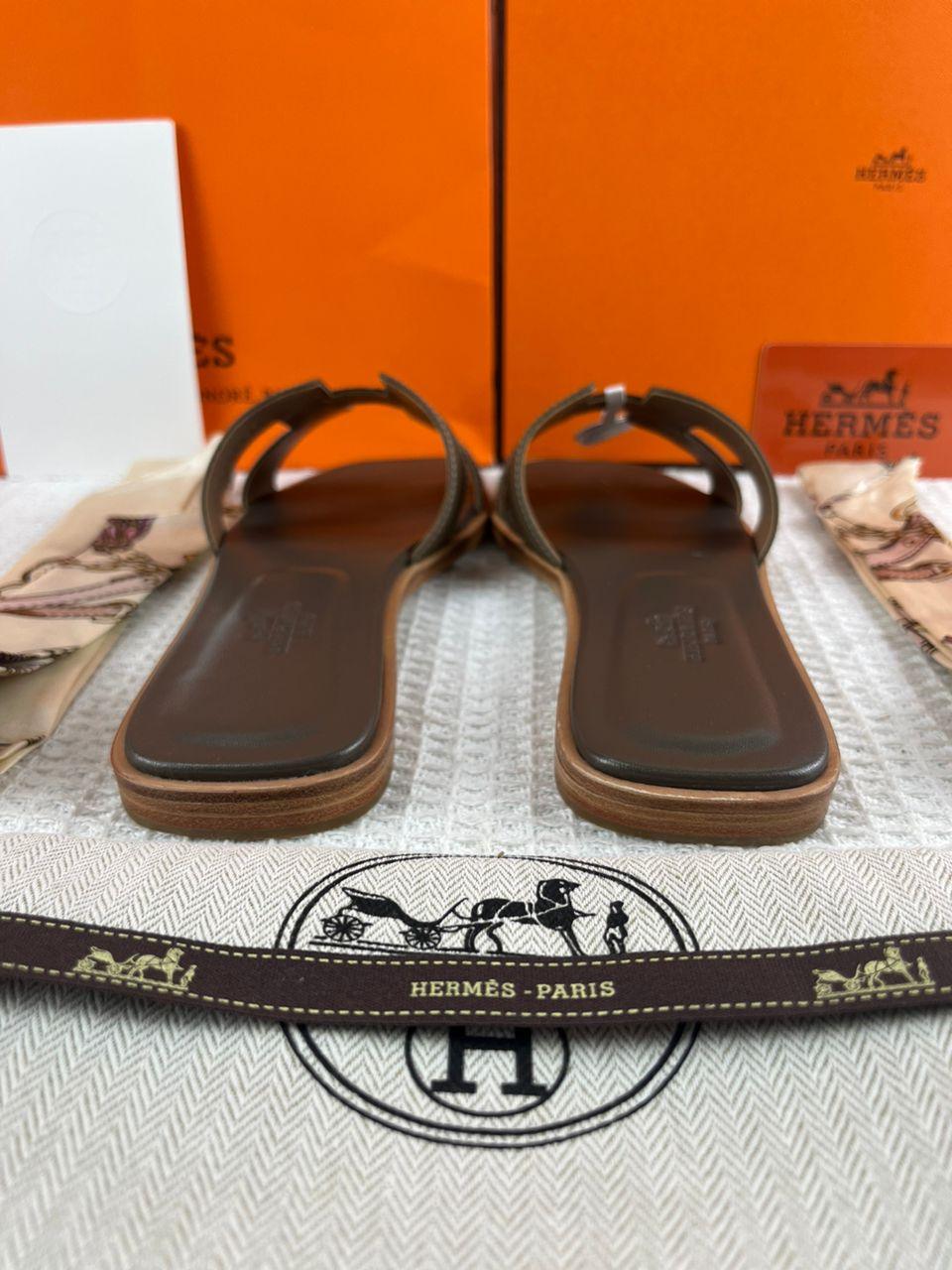 Hermès Oran Sandalet Etoupe Epsom Deri - Glimmer of Luxury