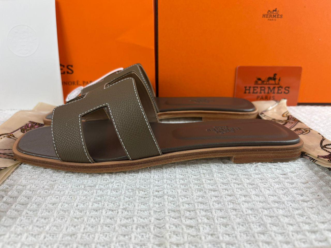 Hermès Oran Sandalet Etoupe Epsom Deri - Glimmer of Luxury