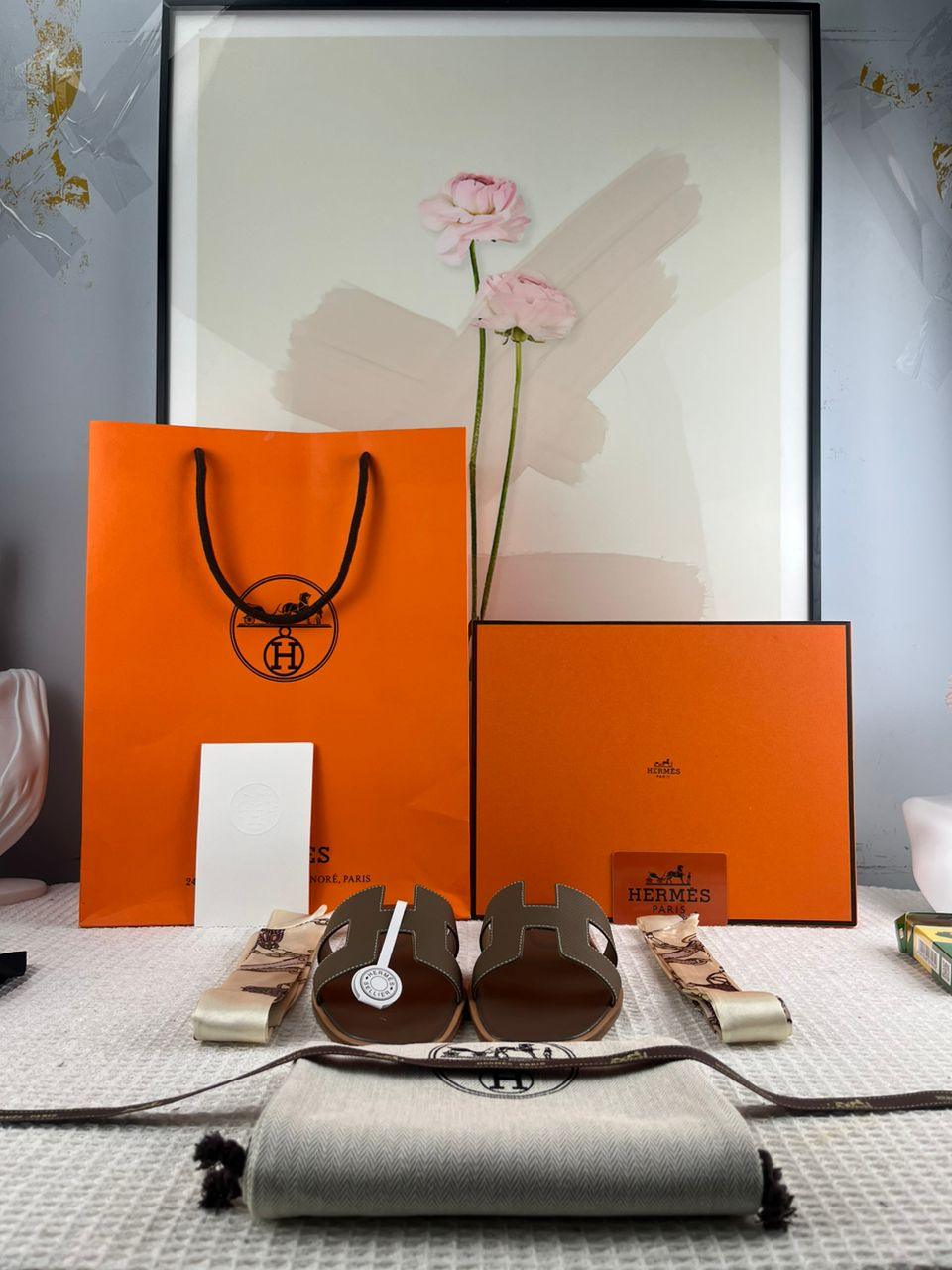 Hermès Oran Sandalet Etoupe Epsom Deri - Glimmer of Luxury