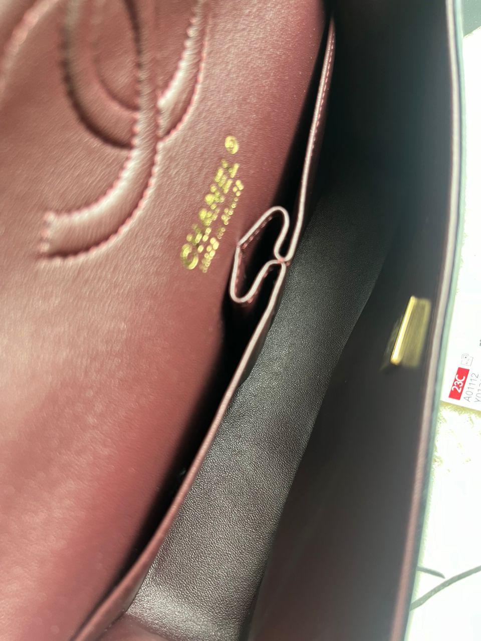 CHANEL Yumuşak Kapitone Kuzu Derisi Maxi Tek Kapaklı Çanta - Glimmer of Luxury