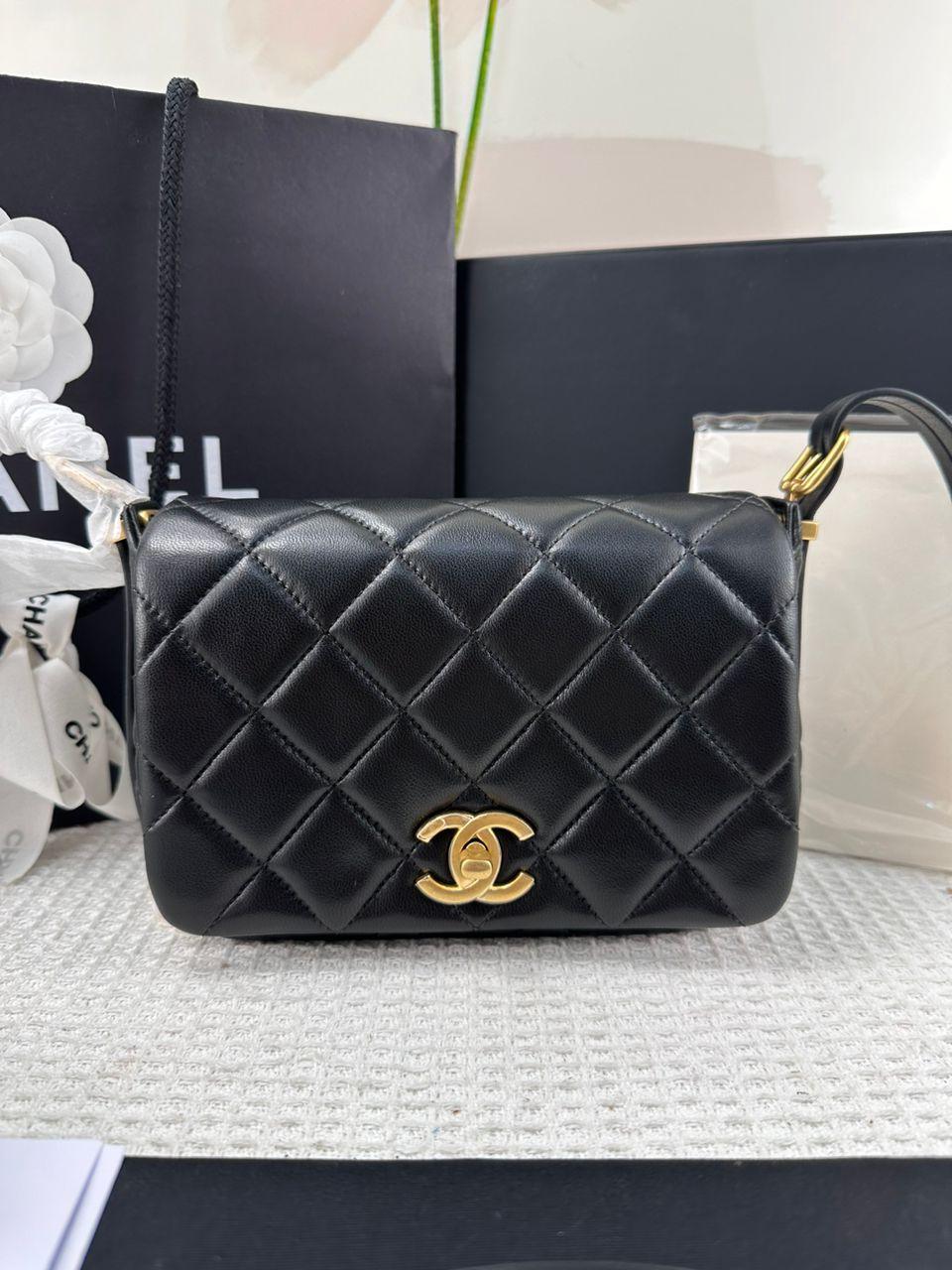 Chanel Küçük Kapaklı Çanta - Glimmer of Luxury