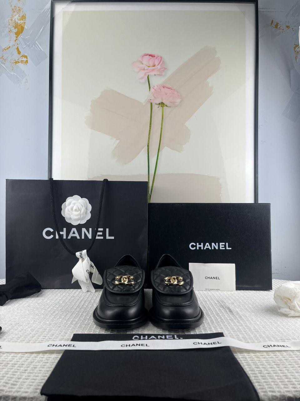 Chanel CC Dönüş Kilitli Deri Kapitone Siyah Loafer - Glimmer of Luxury