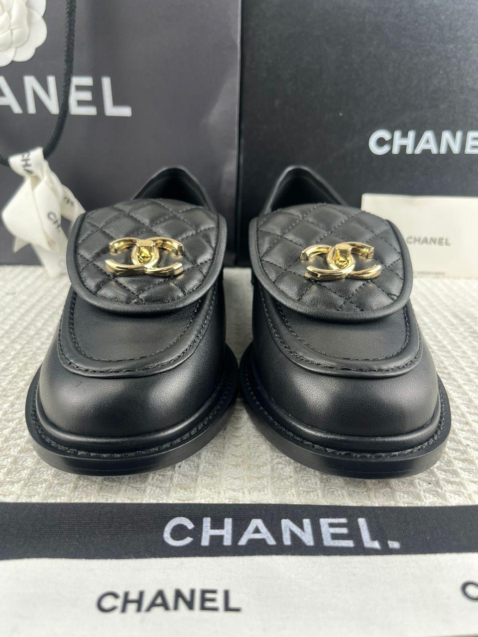 Chanel CC Dönüş Kilitli Deri Kapitone Siyah Loafer - Glimmer of Luxury