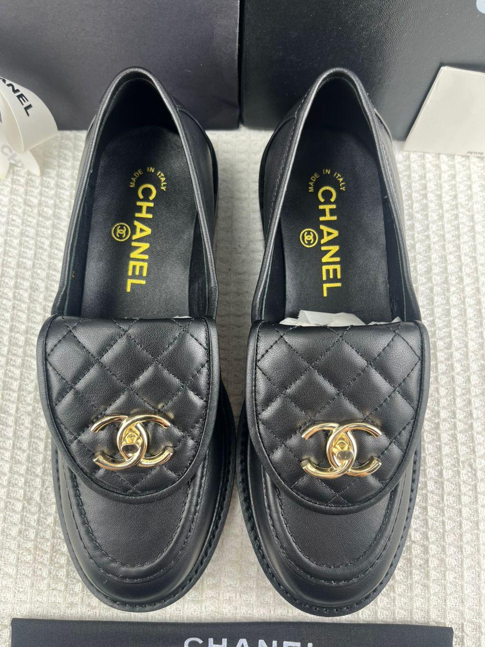 Chanel CC Dönüş Kilitli Deri Kapitone Siyah Loafer - Glimmer of Luxury