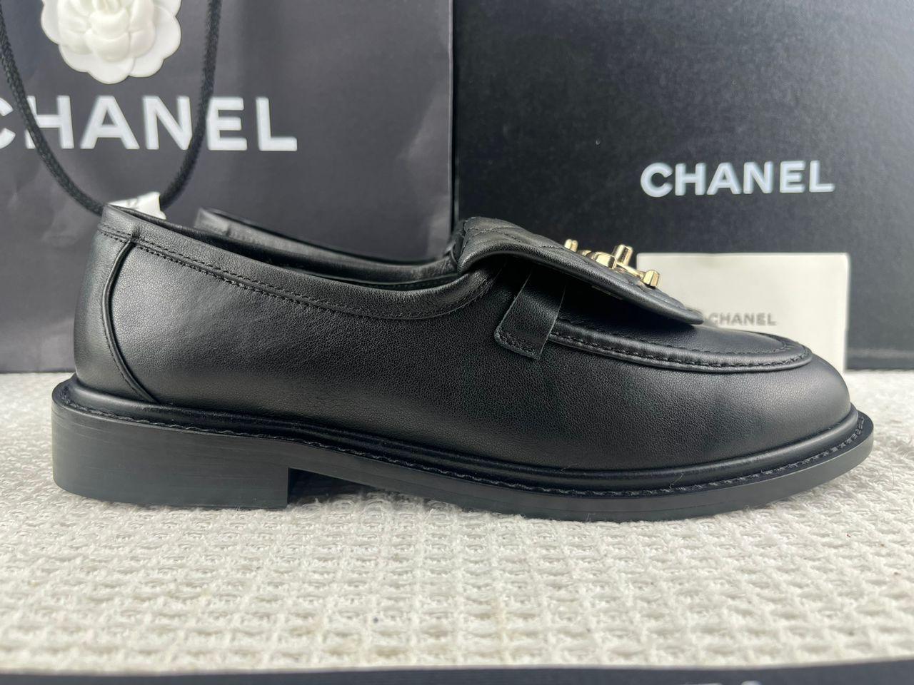 Chanel CC Dönüş Kilitli Deri Kapitone Siyah Loafer - Glimmer of Luxury