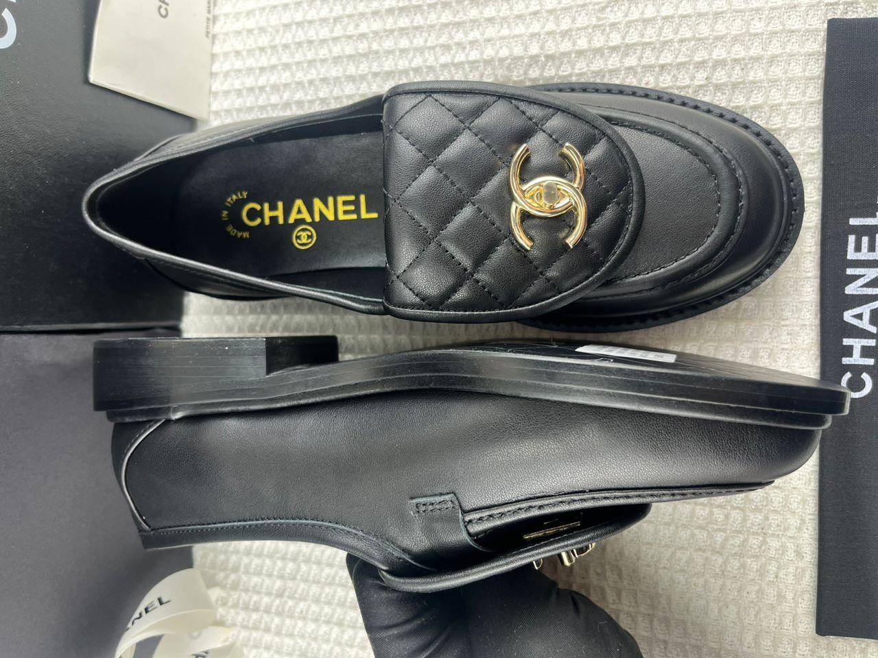 Chanel CC Dönüş Kilitli Deri Kapitone Siyah Loafer - Glimmer of Luxury