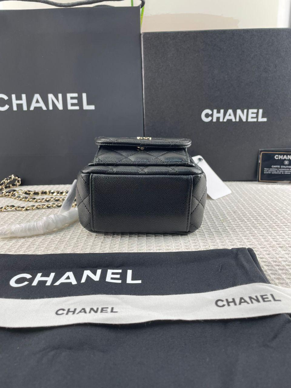 Chanel Kapitone Küçük CC Günlük Sırt Çantası Siyah Havyar Açık Altın Donanım - Glimmer of Luxury