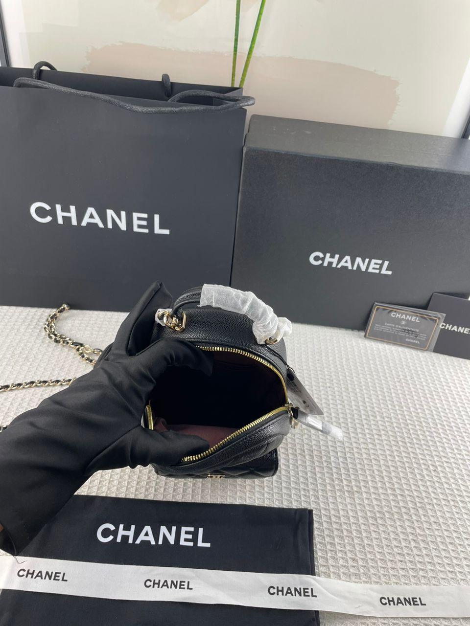 Chanel Kapitone Küçük CC Günlük Sırt Çantası Siyah Havyar Açık Altın Donanım - Glimmer of Luxury
