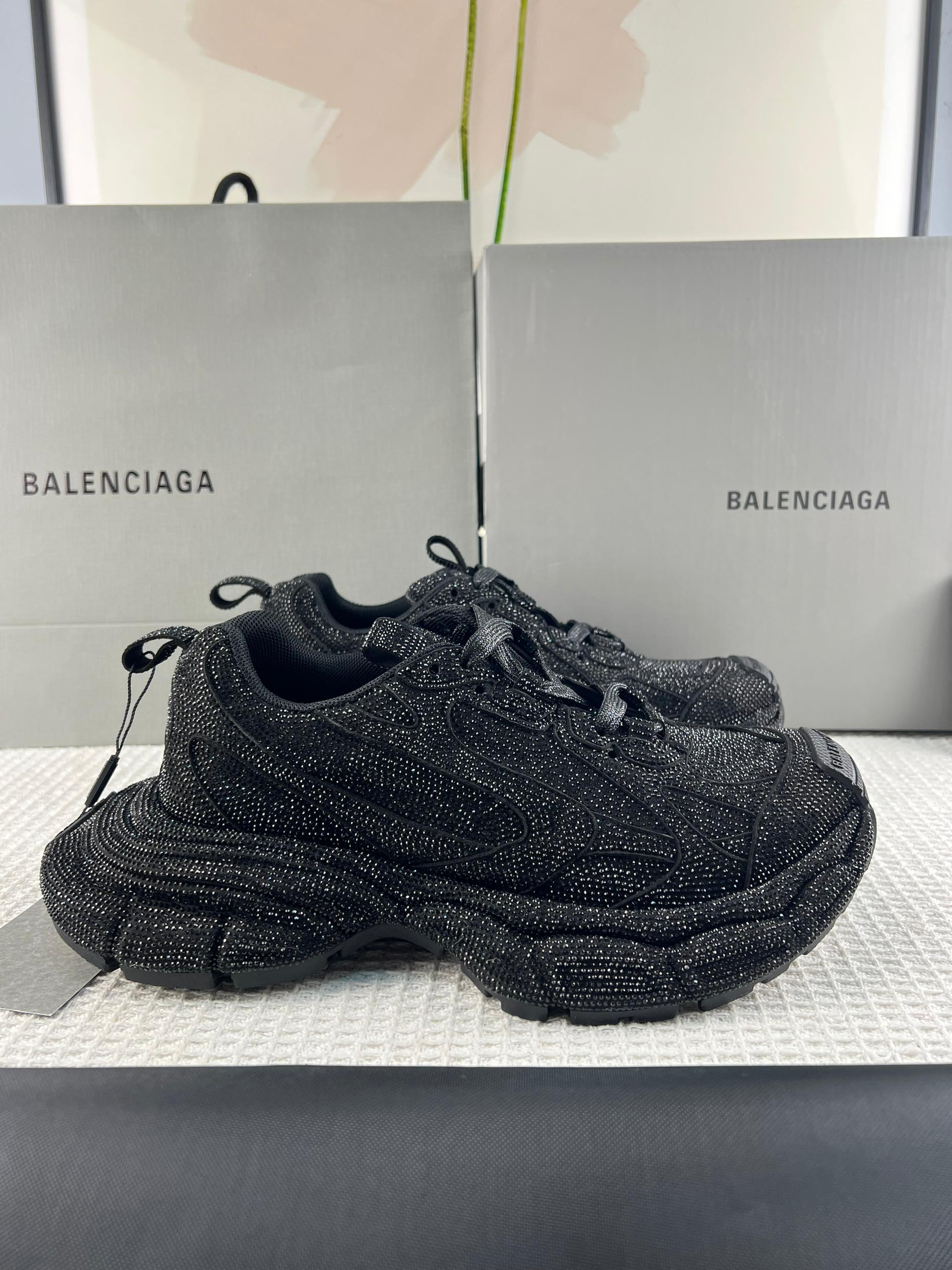 Balenciaga 3XL Siyah - Glimmer of Luxury
