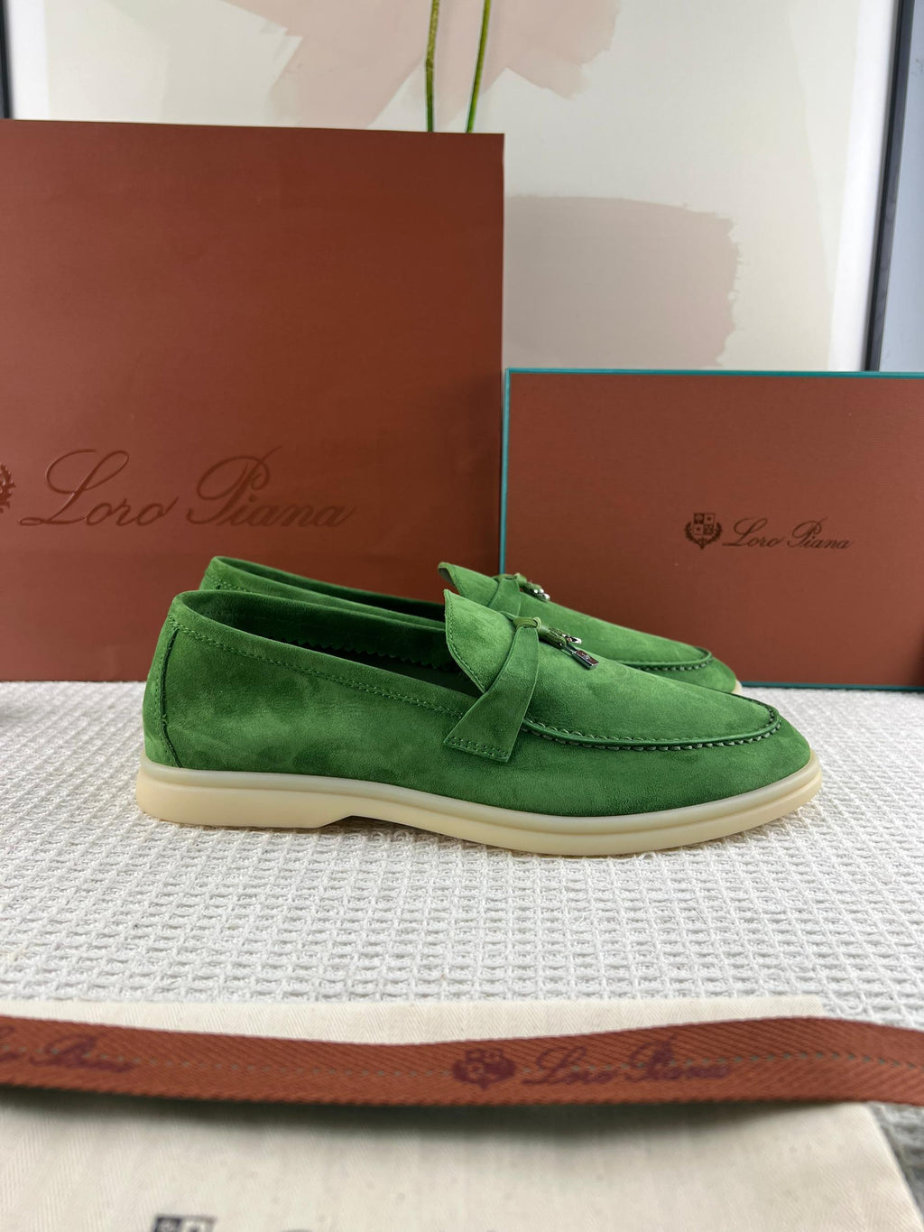 Loro Piana Yaz Büyüsü Yürüyüş Ayakkabısı - Glimmer of Luxury