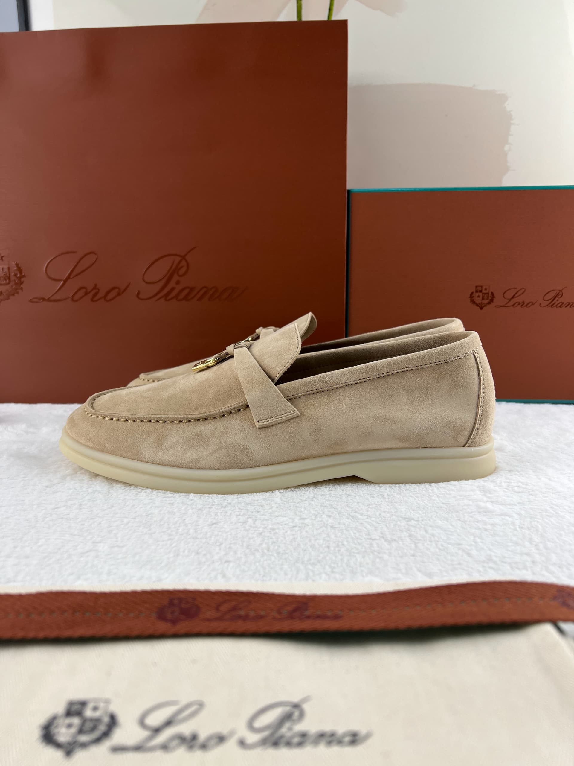 Loro Piana Yaz Büyüsü Yürüyüş Ayakkabısı - Kum Taşı - Glimmer of Luxury