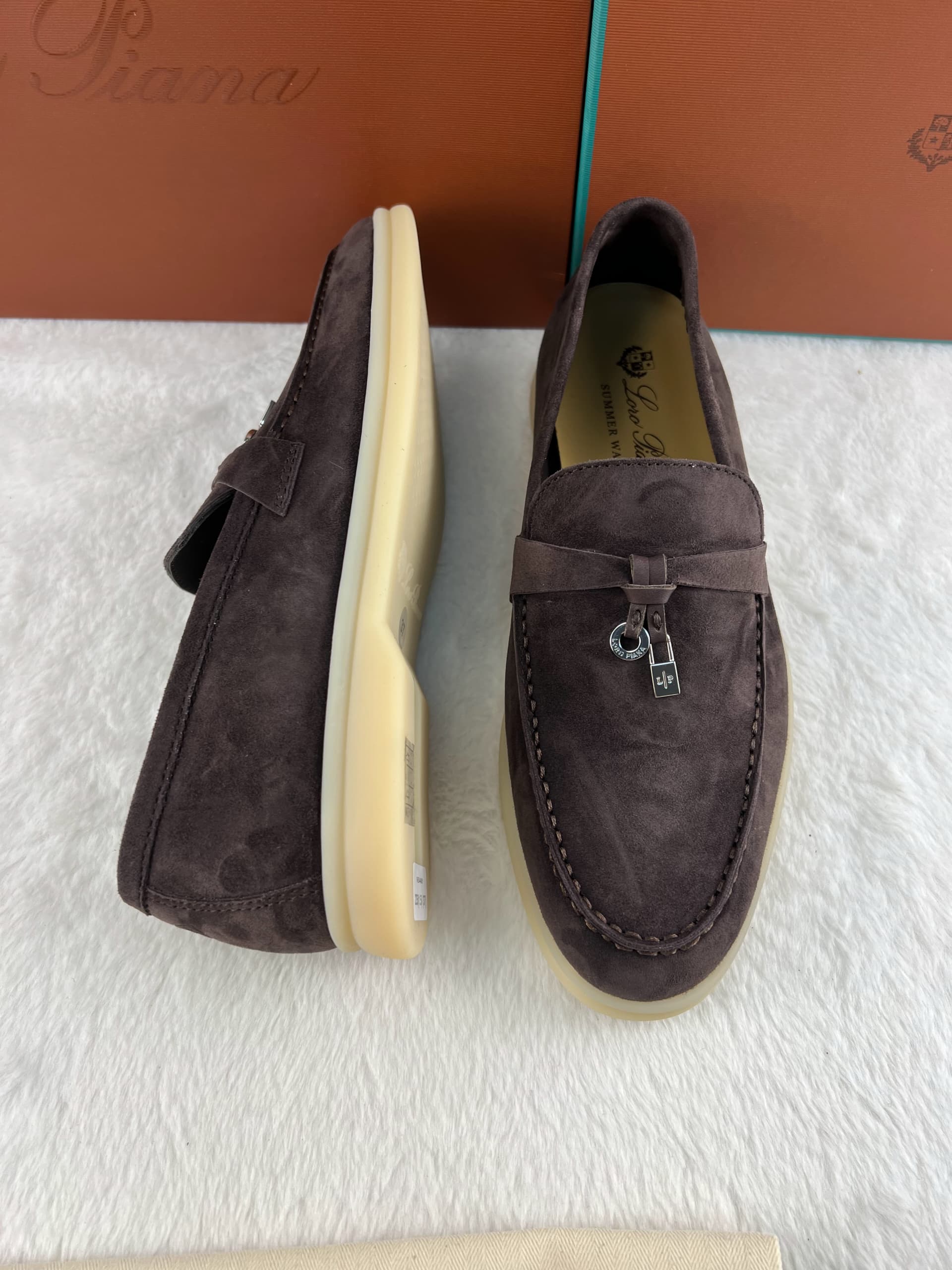 Loro Piana Yaz Büyüsü Yürüyüş Ayakkabısı - Çikolata - Glimmer of Luxury