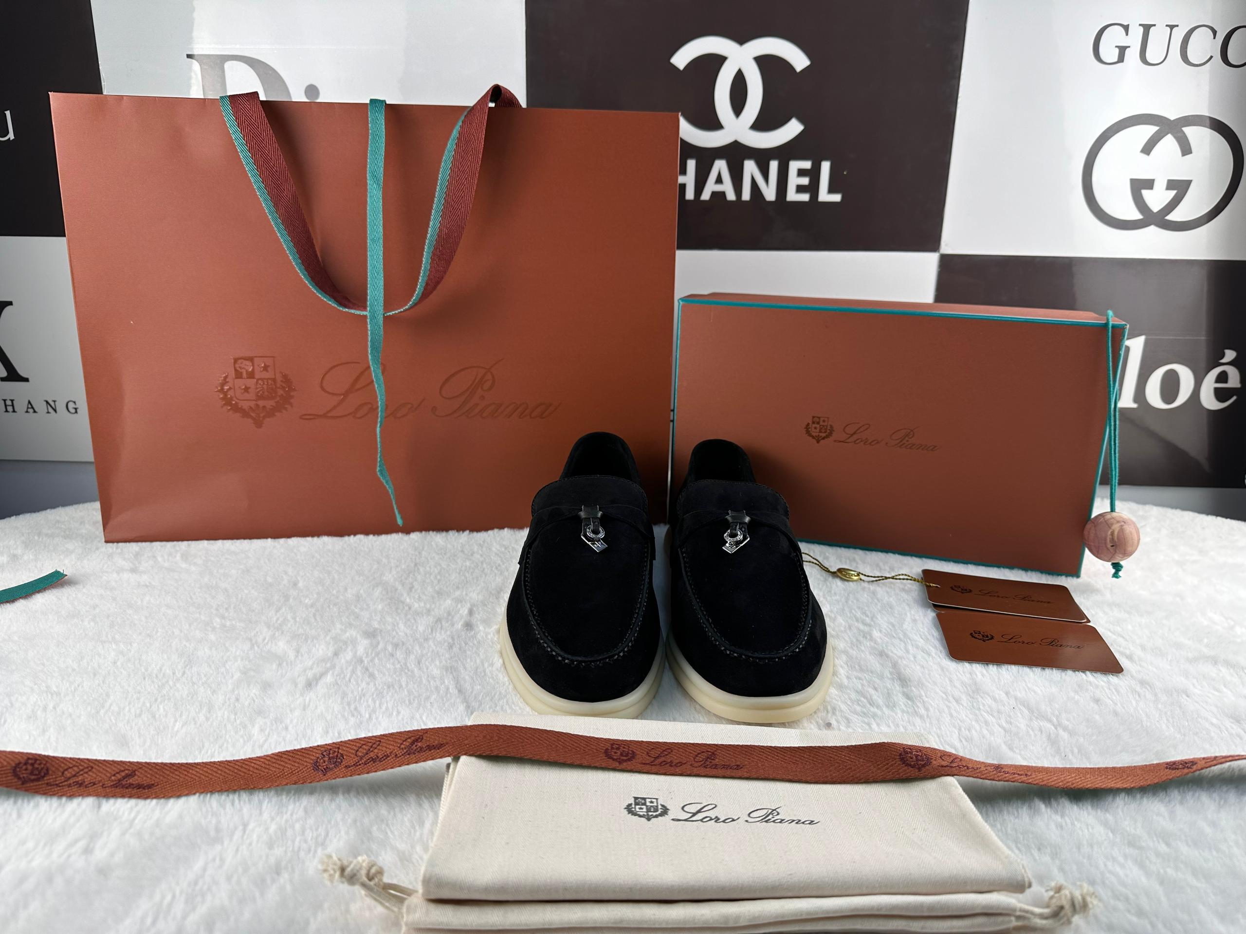 Loro Piana Yaz Büyüsü Yürüyüş Ayakkabısı - Siyah - Glimmer of Luxury