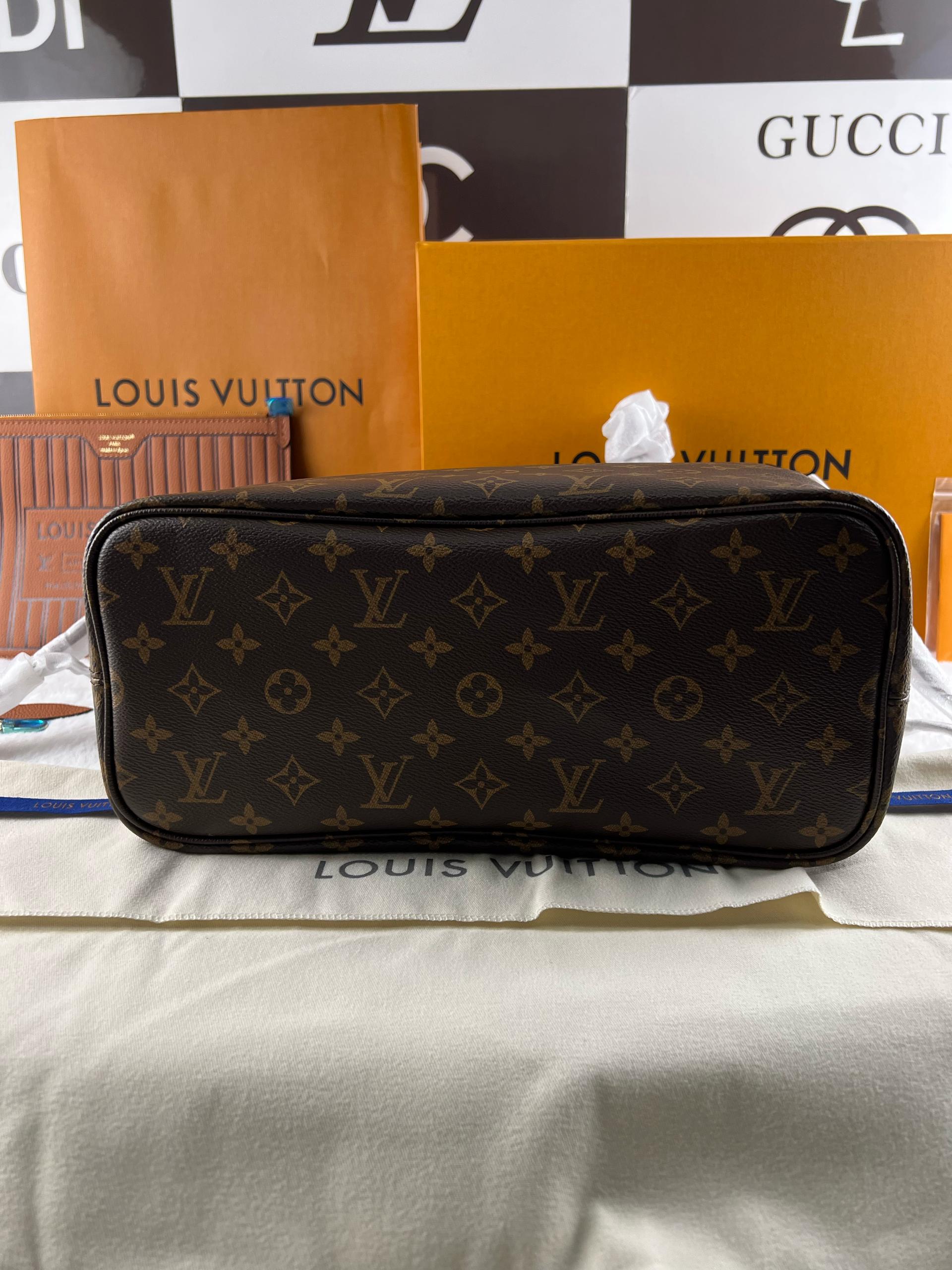 Louis Vuitton M12061 Neverfull İçten Dışa MM Tan - Glimmer of Luxury