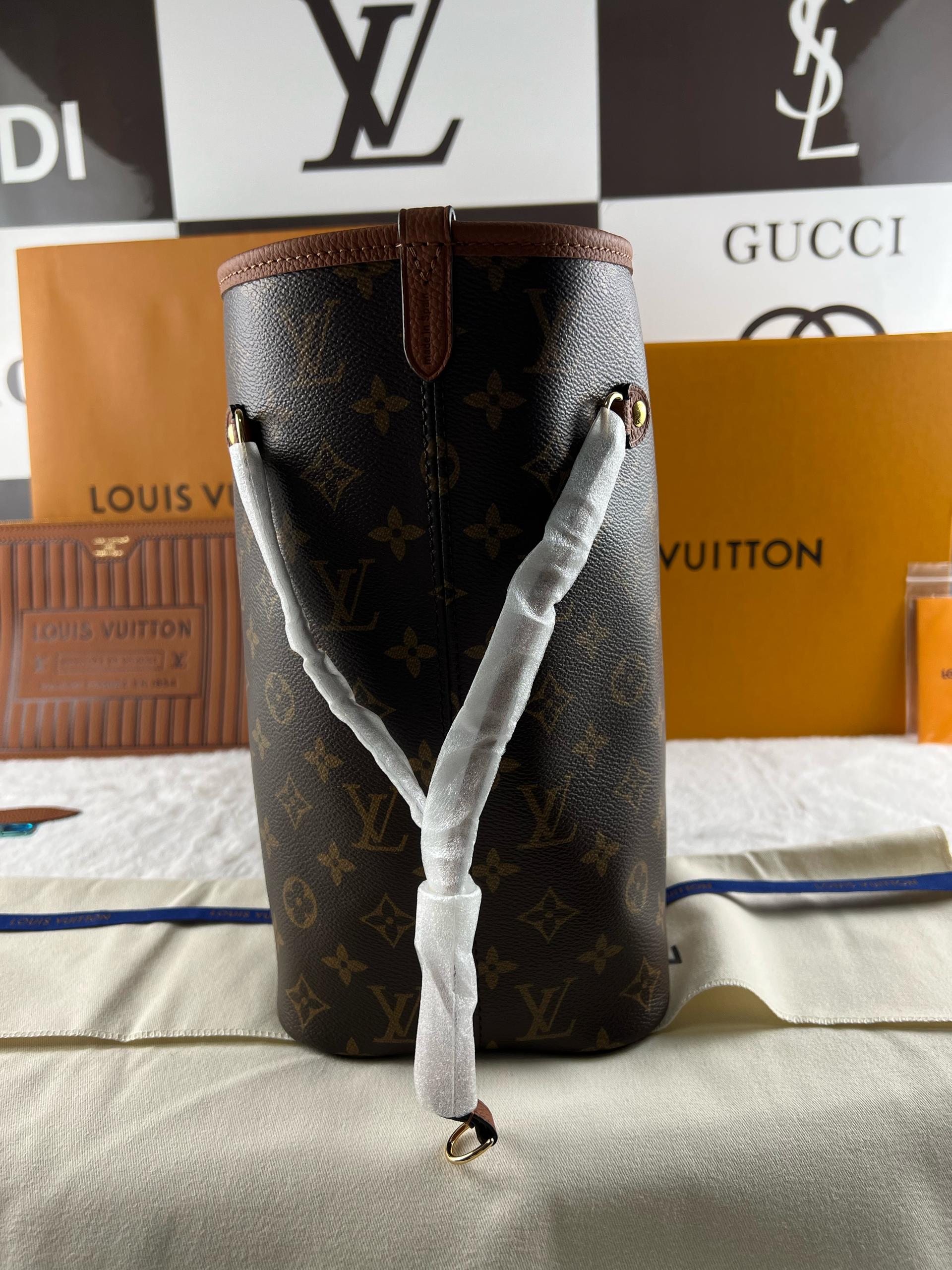 Louis Vuitton M12061 Neverfull İçten Dışa MM Tan - Glimmer of Luxury