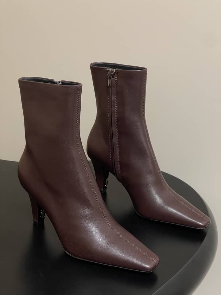 Saint Laurent Jill 95 Leather Ankle Boots