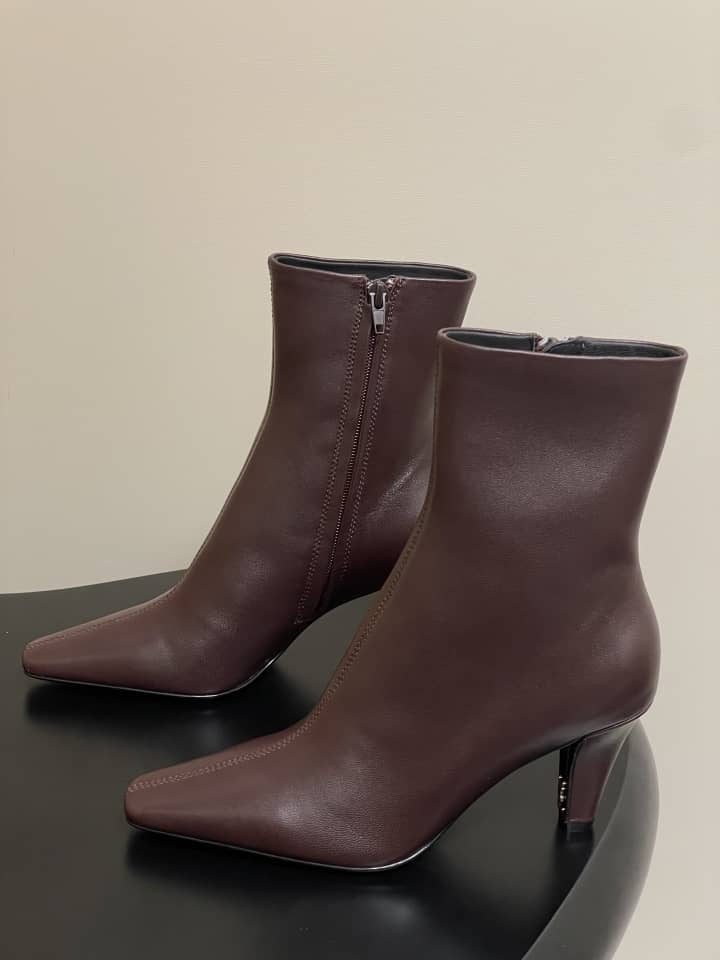 Saint Laurent Jill 95 Leather Ankle Boots