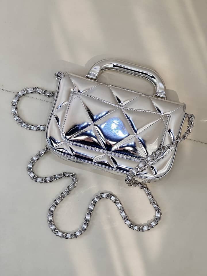 Chanel FW 25/26 Zincirli Küçük Clutch