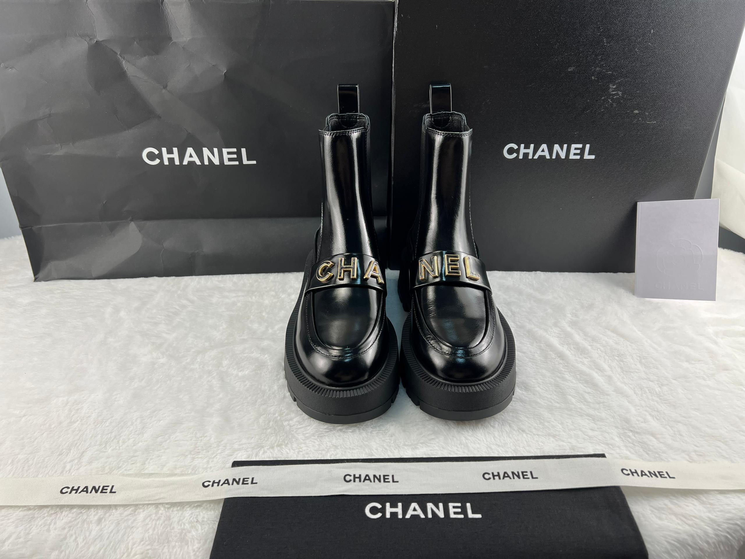 Chanel S24 Kısa Botlar - Glimmer of Luxury