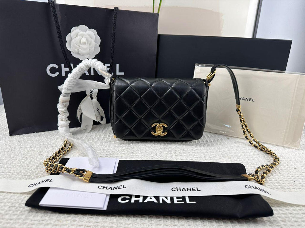 Chanel Küçük Kapaklı Çanta - Glimmer of Luxury