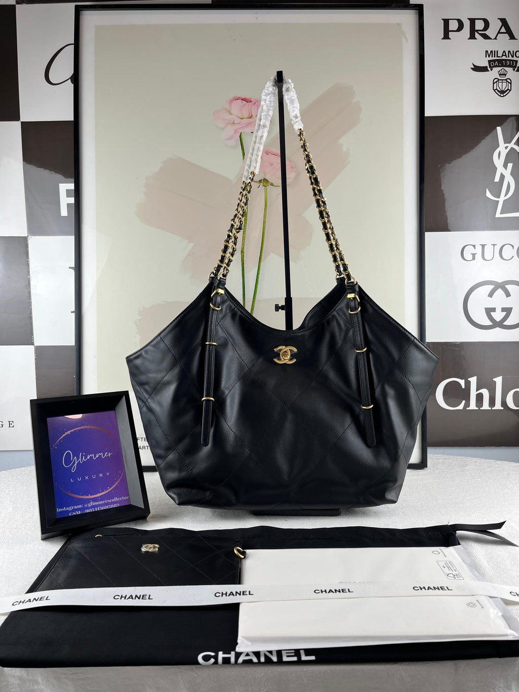 Maxi Shopping Bag Calfskin Leather and Gold-Tone Metal Black