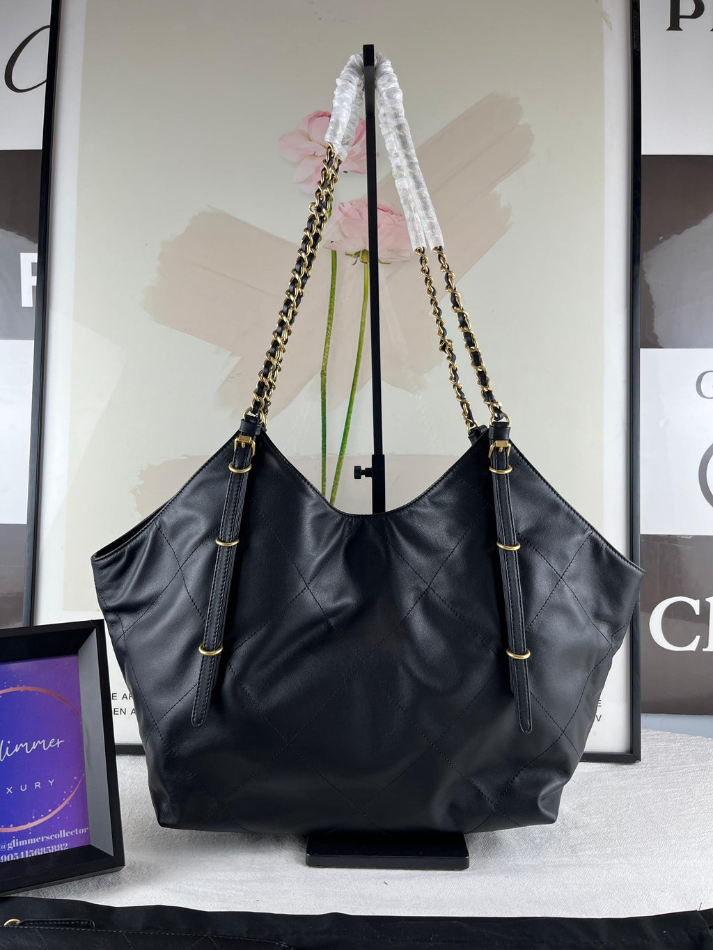 Maxi Shopping Bag Calfskin Leather and Gold-Tone Metal Black