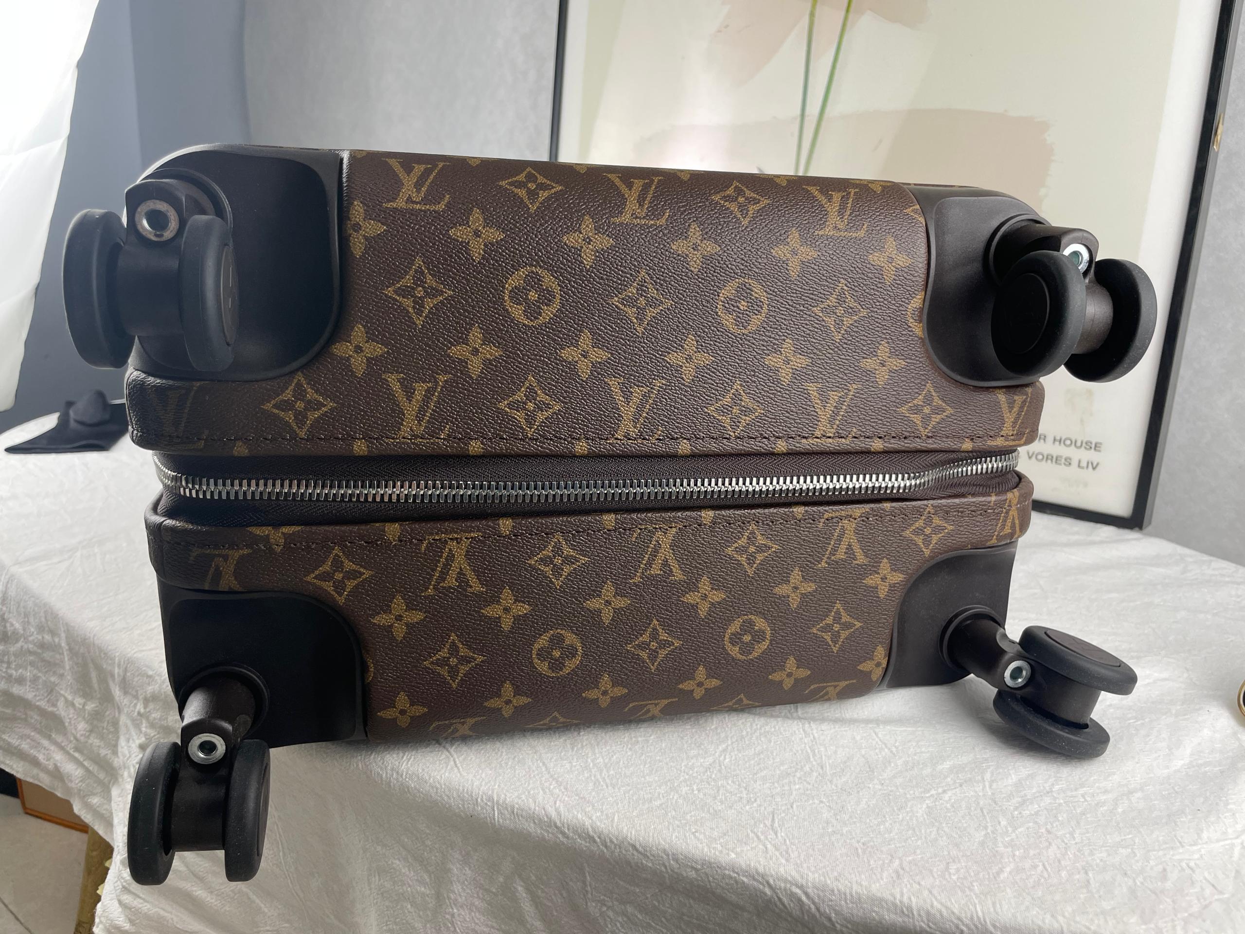 Louis Vuitton Horizon 55