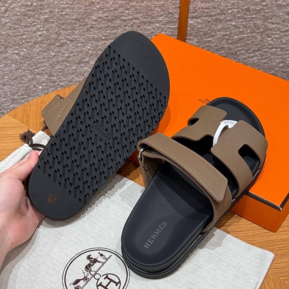 Hermès Chypre Sandals - Clay Beige