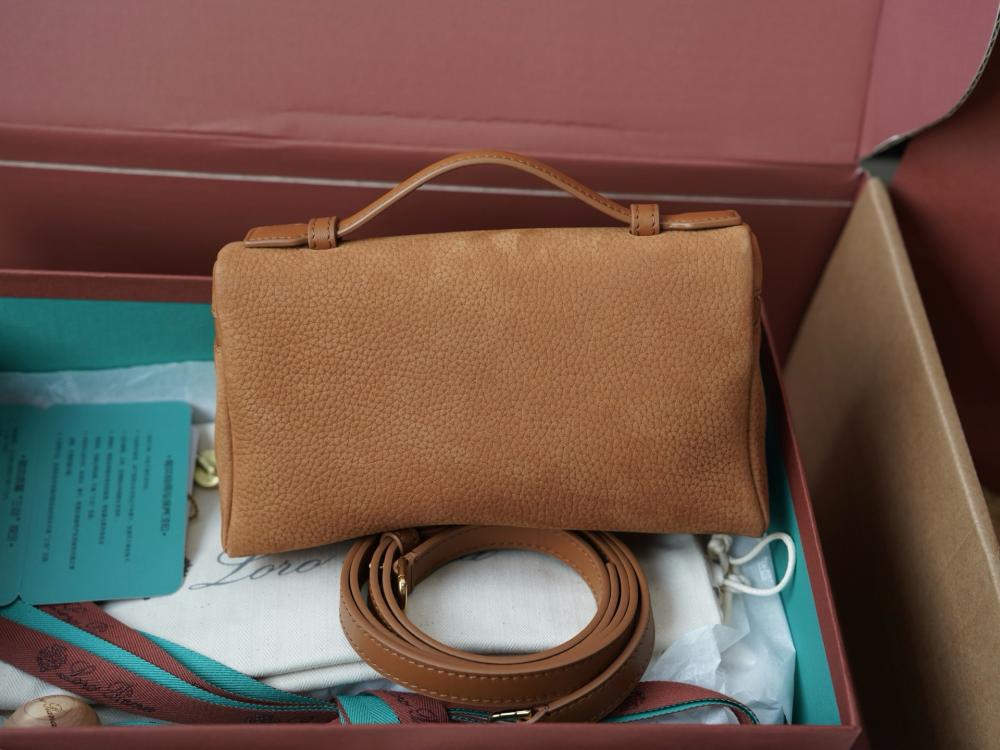 Loro Piana – Extra Pocket L19 (Camel / Light Skin Color)