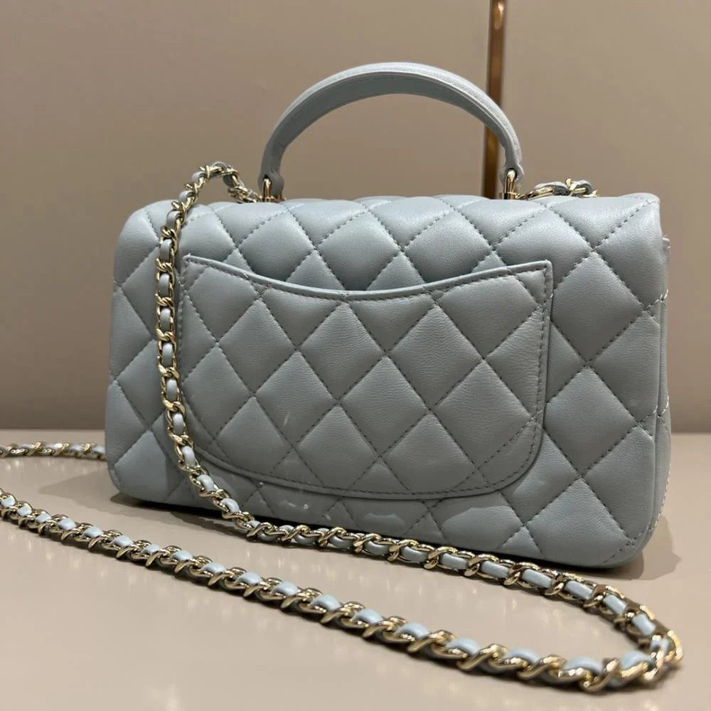 Chanel 22P Sınırlı Sayıda Mini Dikdörtgen Saplı Kuzu Derisi GHW - Glimmer of Luxury
