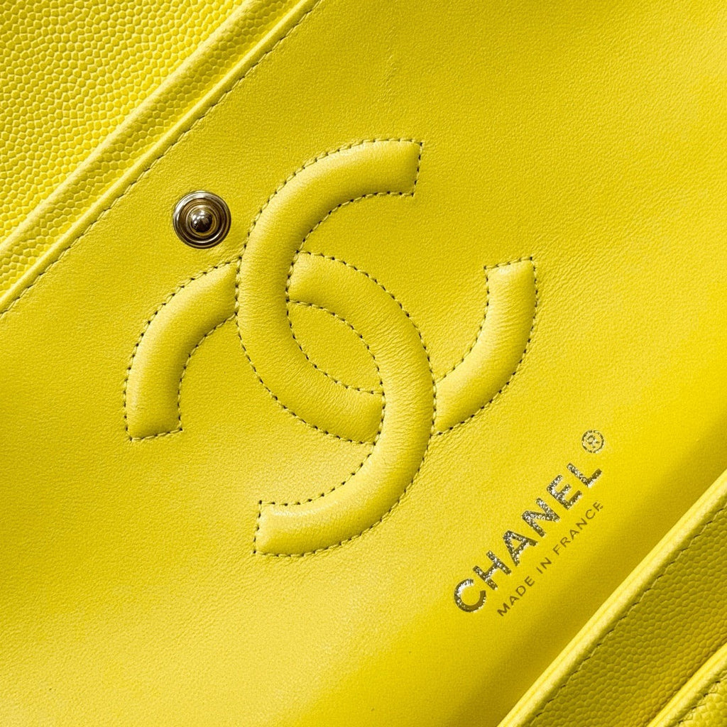 Chanel Flap Orta Boy Çanta Havyar Deri 2024 Sarı Renk - Glimmer of Luxury