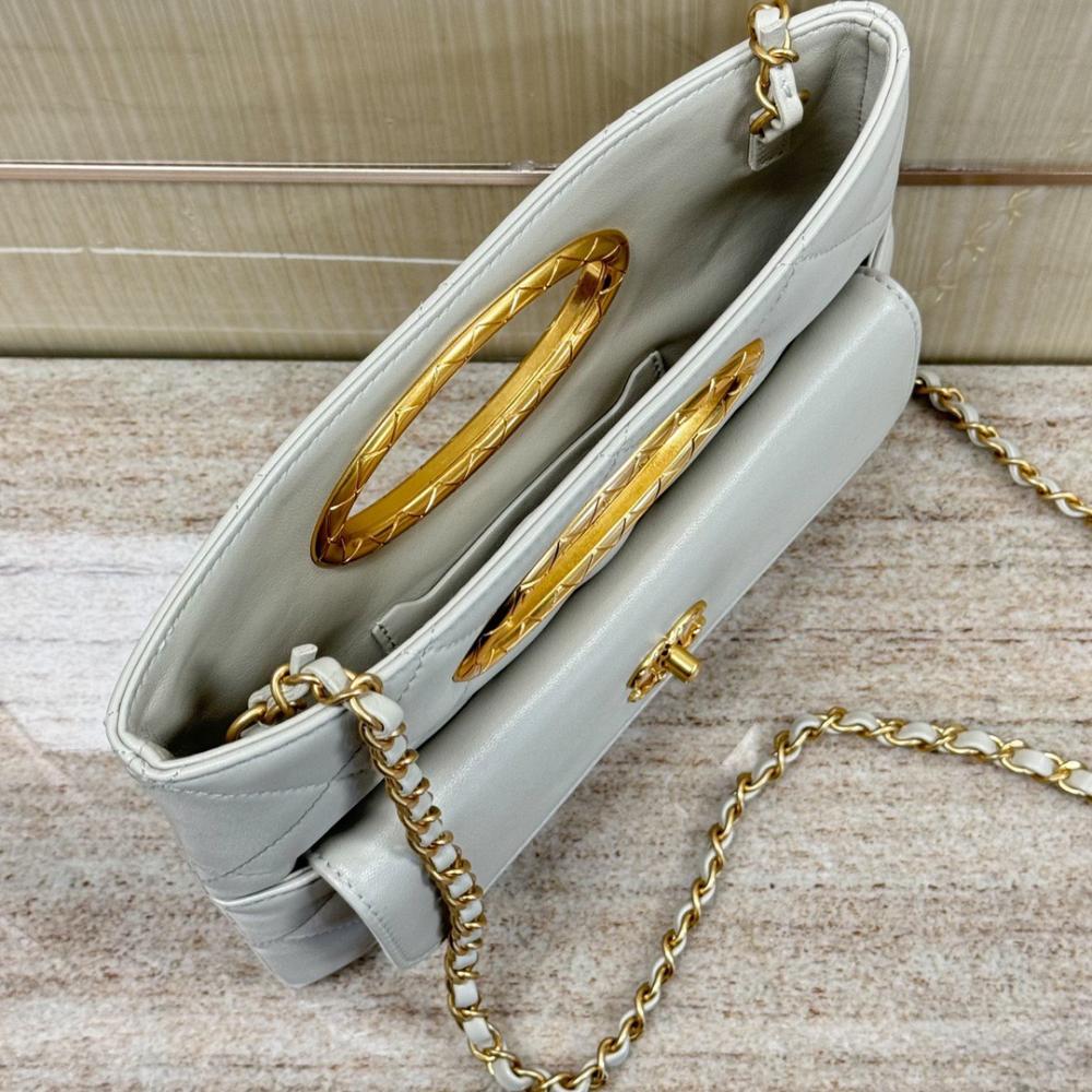 Chanel 24B Debriyaj - Glimmer of Luxury