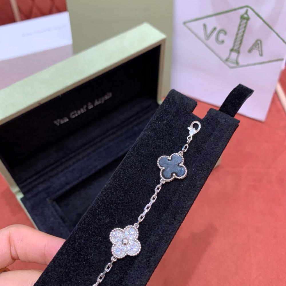 Van Cleef &amp; Arpels Alhambra 5 Motif Bracelet