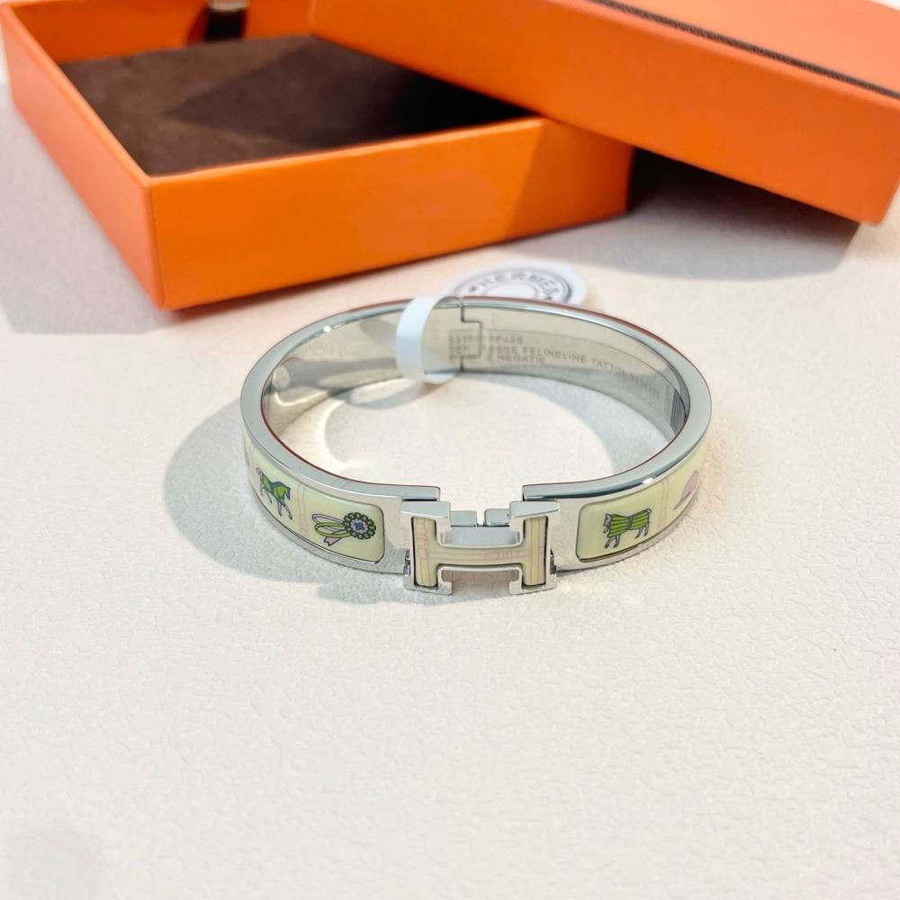 Hermès Clic H Bracelet – Ride Collection (Cream Enamel)