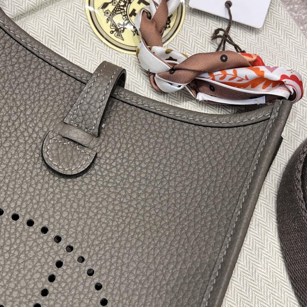 Hermès Evelyne 16cm Togo Leather Shoulder Bag