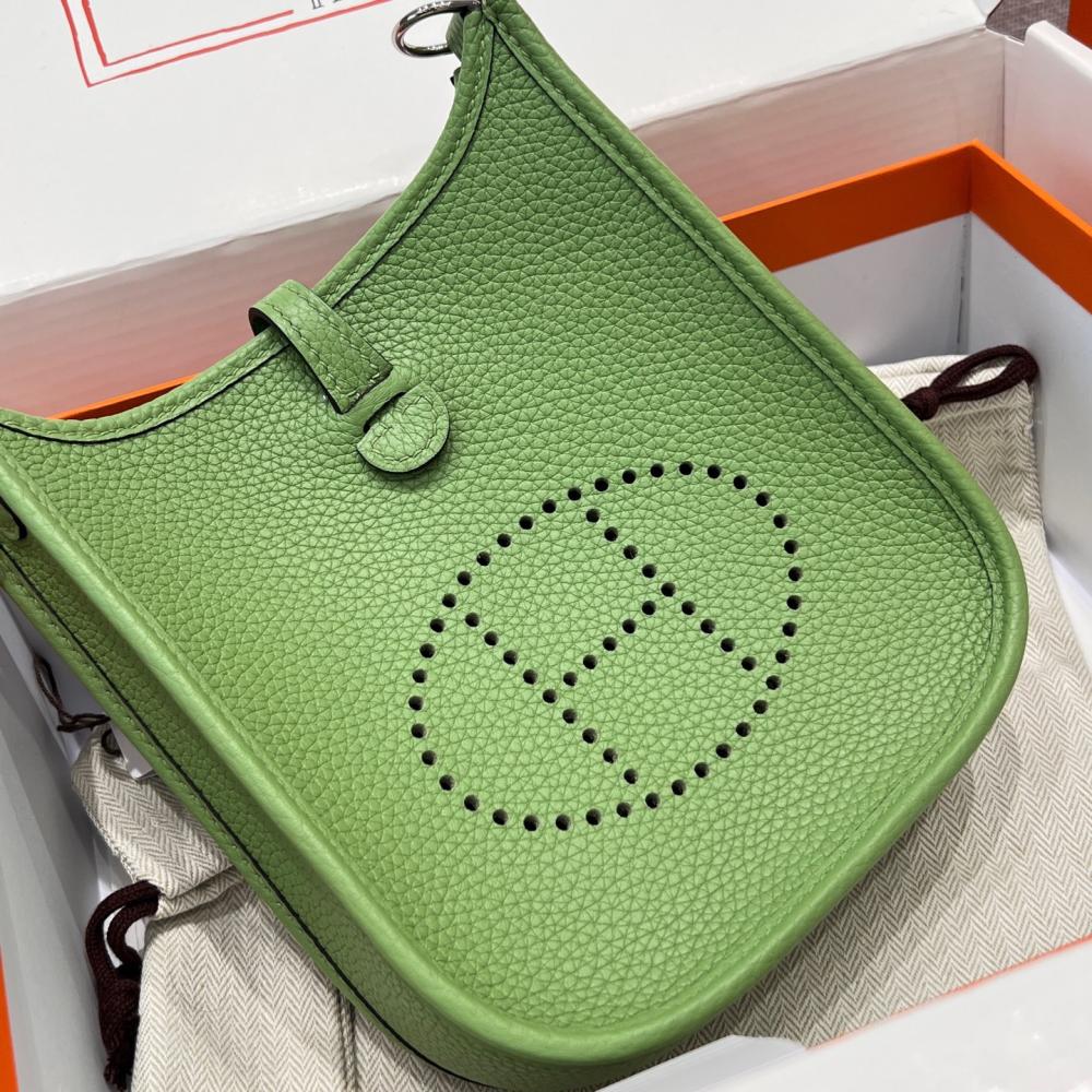 Hermès Evelyne 16cm Togo Leather Shoulder Bag