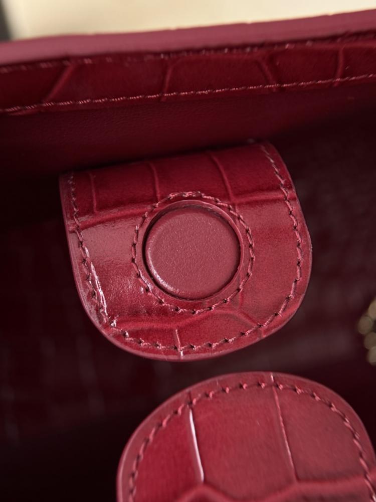 Chanel Küçük Cerf Alışveriş Çantası – Bordo
