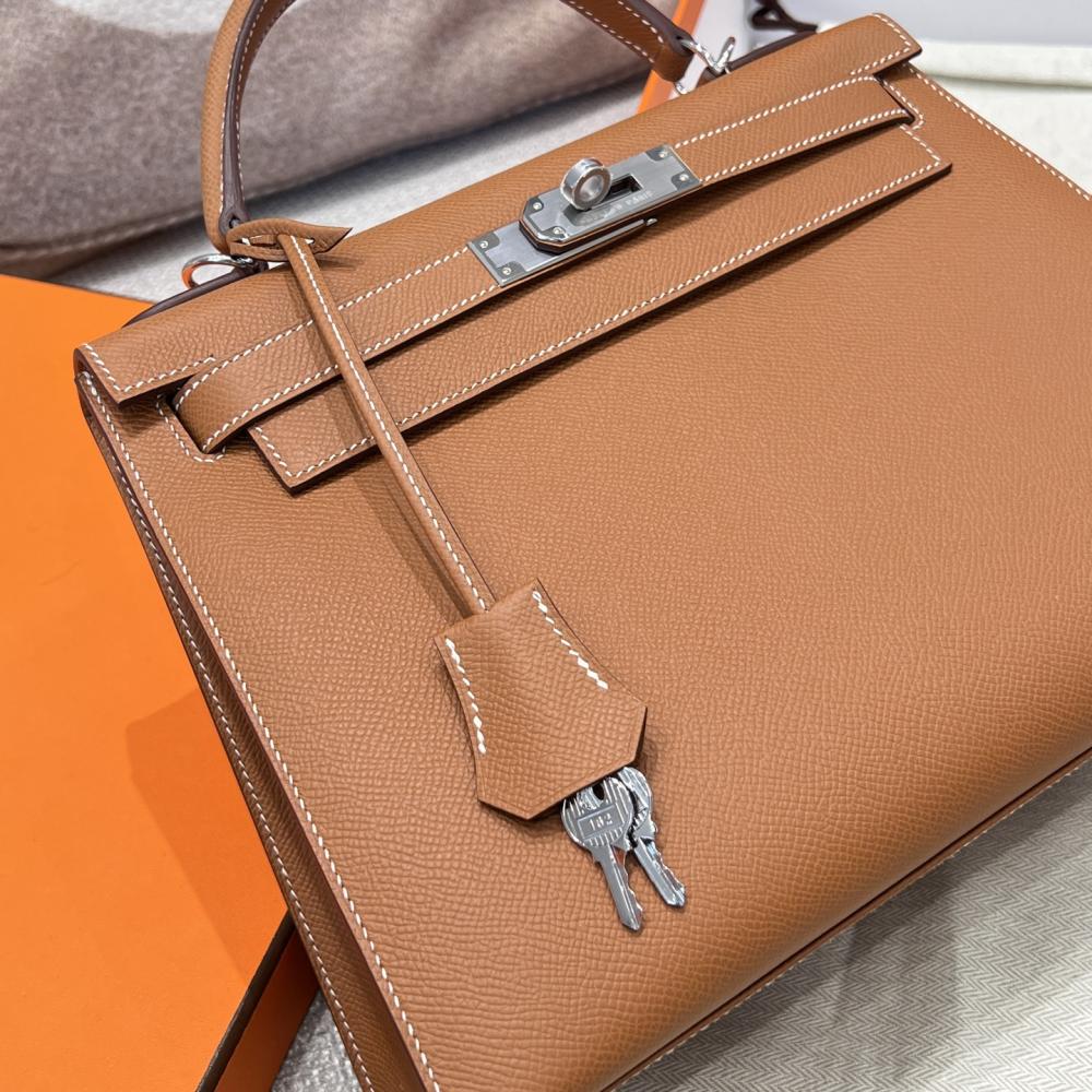 Hermès Kelly 25 Epsom Leather Horseshoe Stamp (HSS) Two-Tone Trench Coat with Palladium Hardware and Black (PHW)