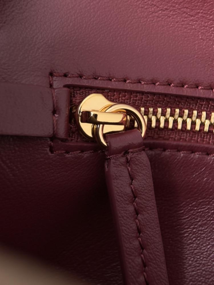 Chanel Maxi “Souplissimo” Büyük Kapaklı Çanta