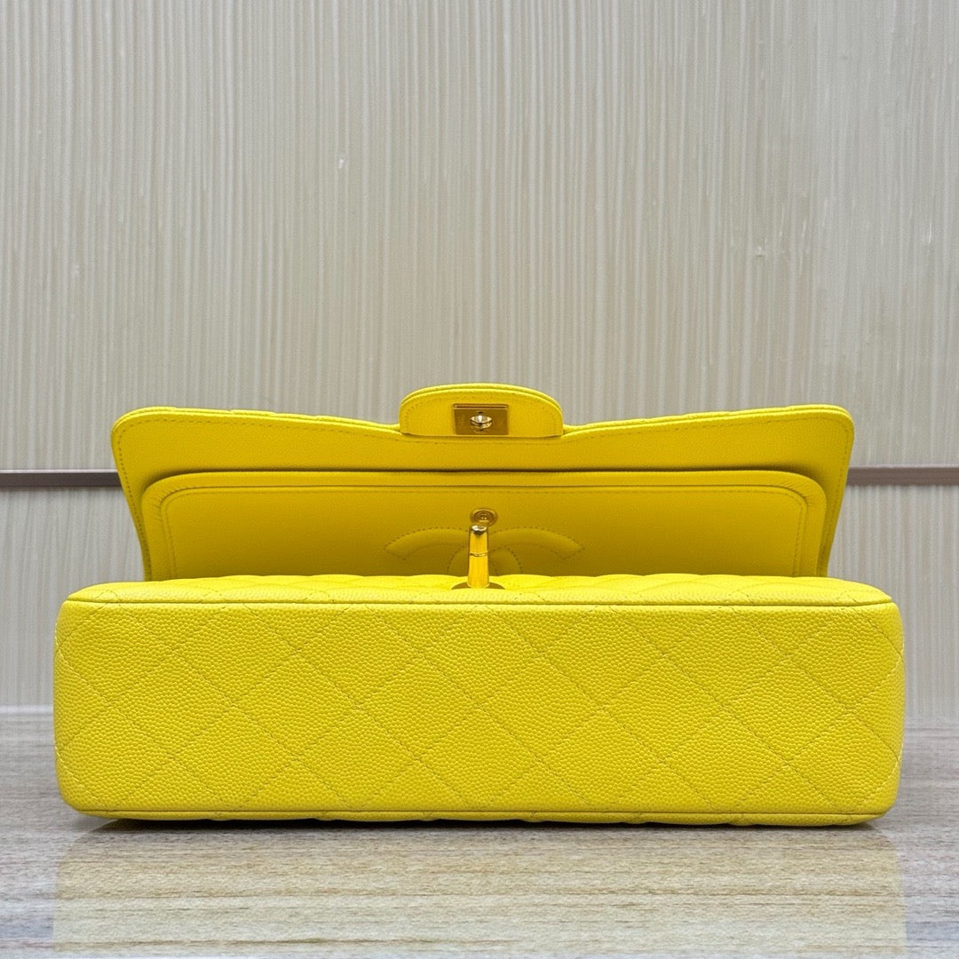 Chanel Flap Orta Boy Çanta Havyar Deri 2024 Sarı Renk - Glimmer of Luxury