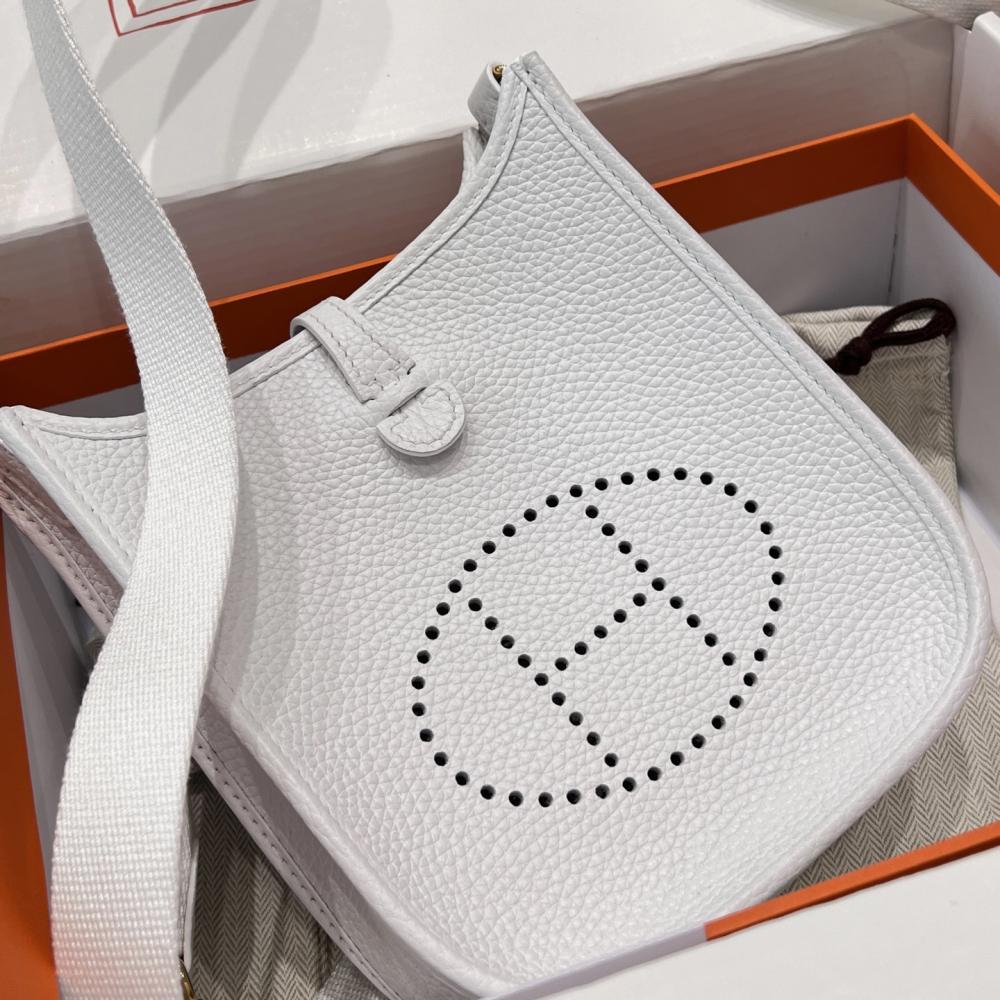 Hermès Evelyne 16cm Togo Leather Shoulder Bag