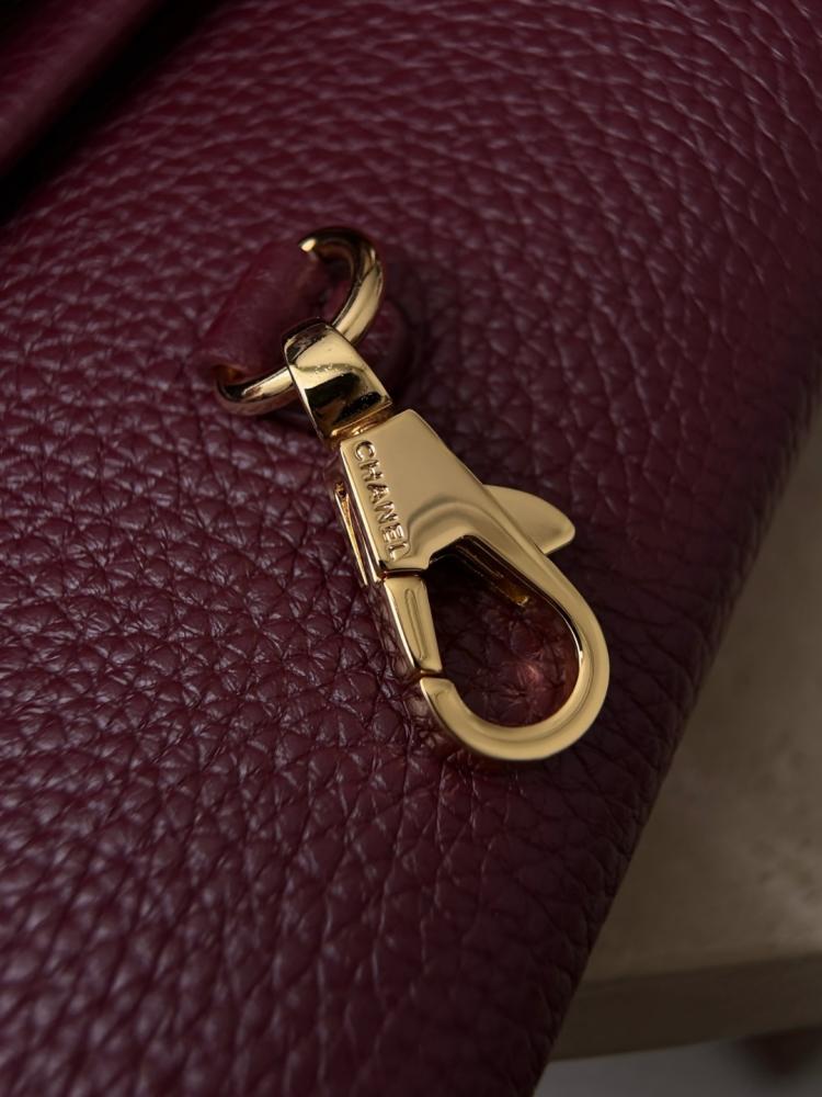 Chanel Urban Essentials Küçük Alışveriş Çantası