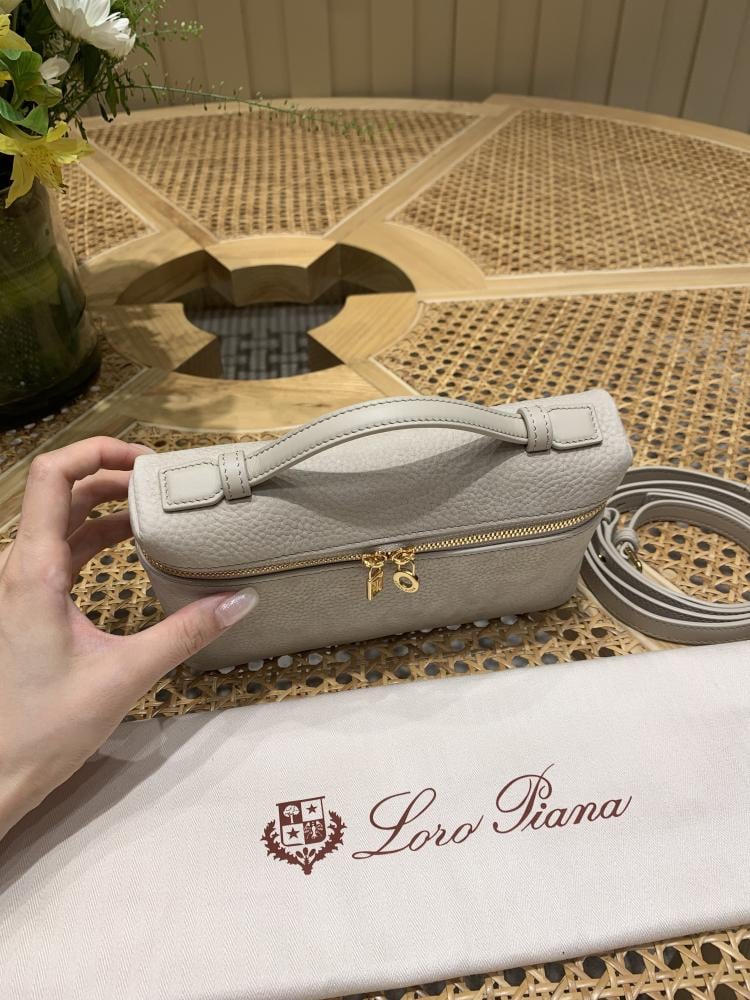 Loro Piana – Extra Pocket L19 (Ivory/Beige)