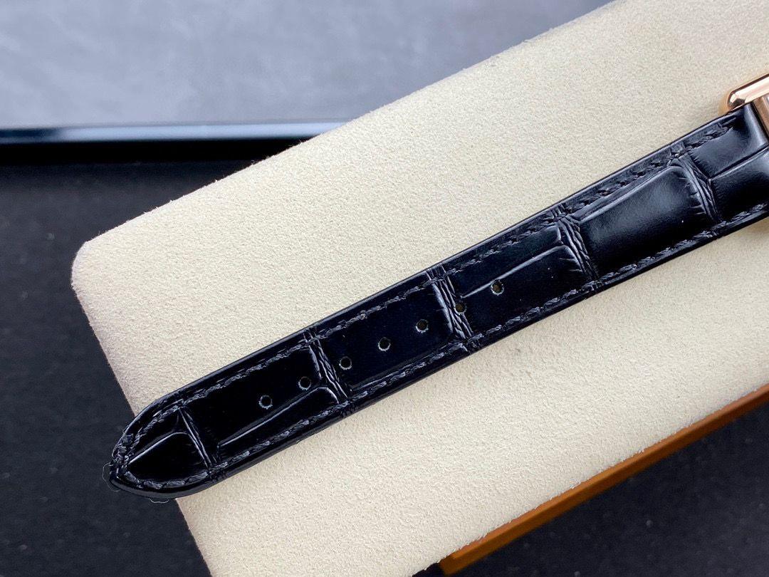 Cartier Tank Saatler - Glimmer of Luxury