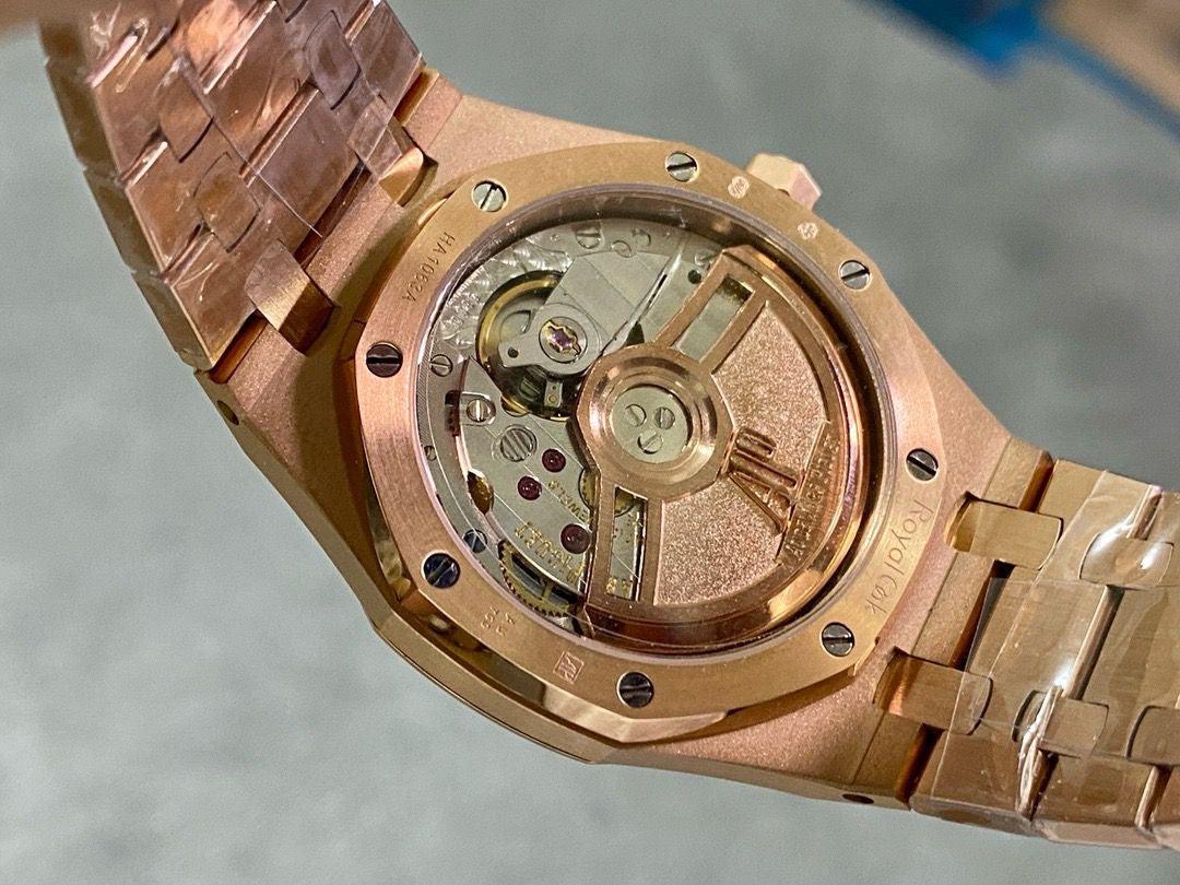 Audemars Piguet Royal Meşe Saat - Glimmer of Luxury