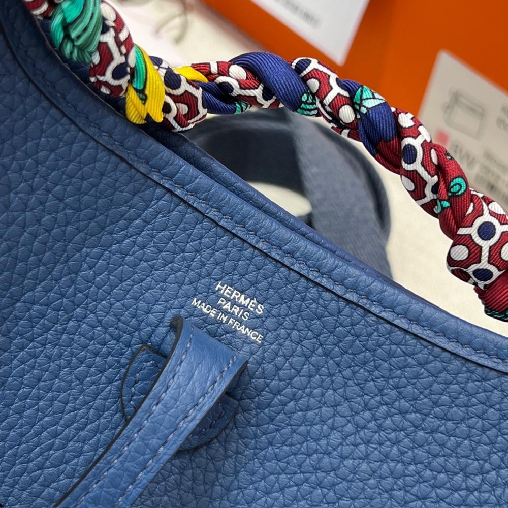 Hermès Evelyne 16cm Togo Leather Shoulder Bag